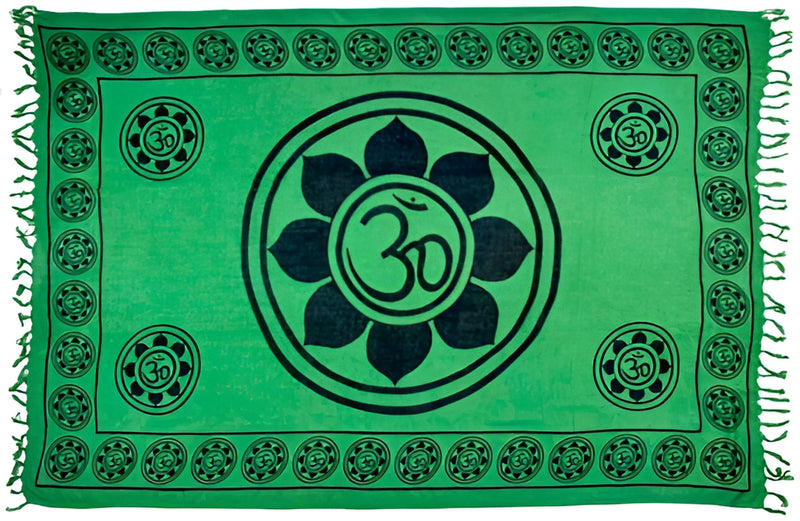 Símbolo de Om Lotus en Bufanda Verde / Ciclo de Altar - 42" x 68"
